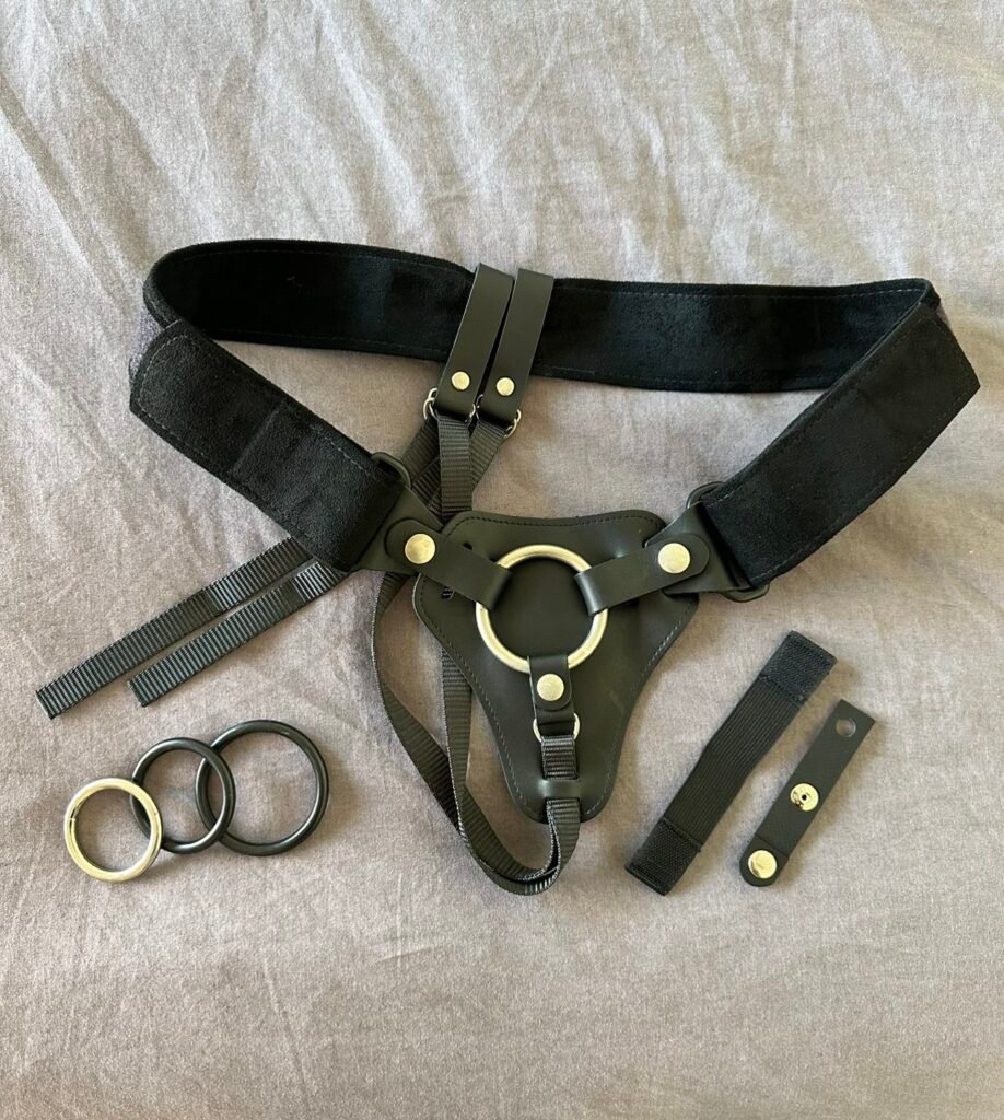 Wild Hide strap on harness